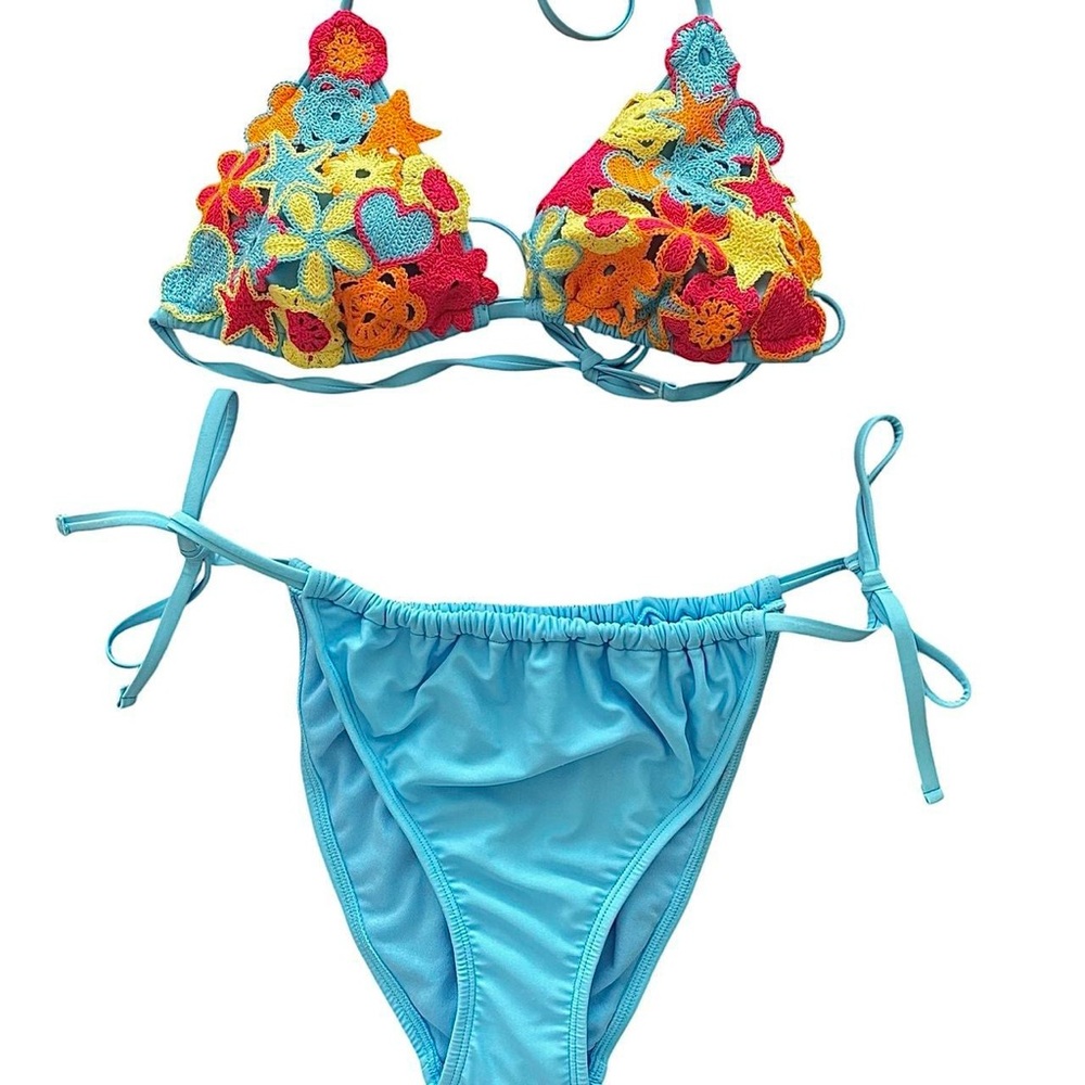 Y2K Floral Crochet
Bikini 🌈